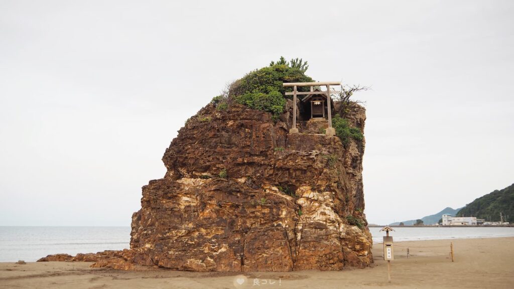 稲佐の浜から見える弁天島